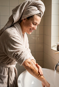 Body Scrub & Exfoliants right banner