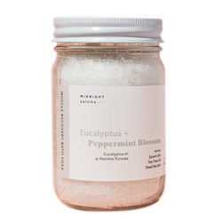 Eucalyptus + Peppermint Blossom Muscle Recovery Bath Soak on white background