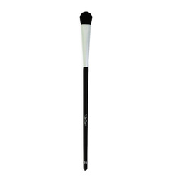 Flat Eye Brush N 04 on white background