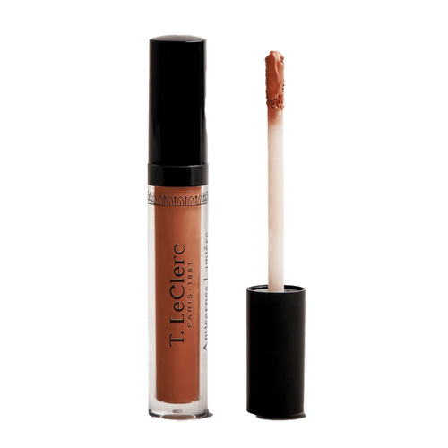 T LeClerc Luminous Correcting Concealer - Ambre (golden beige with warm undertones) on white background