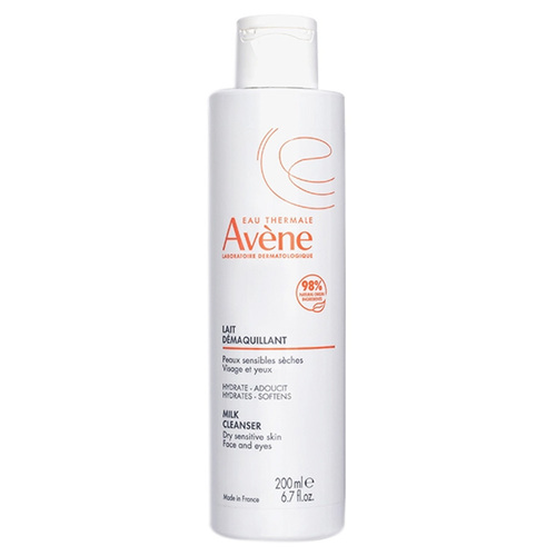 Avene Milk Cleanser on white background