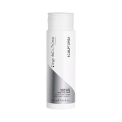Sculptorea Lifting Body Cream on white background